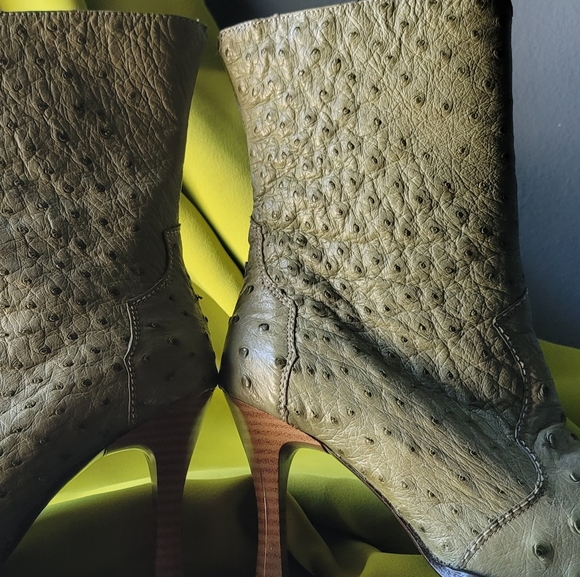Premium Ostrich Leather Western Boots - Picture 2 of 5